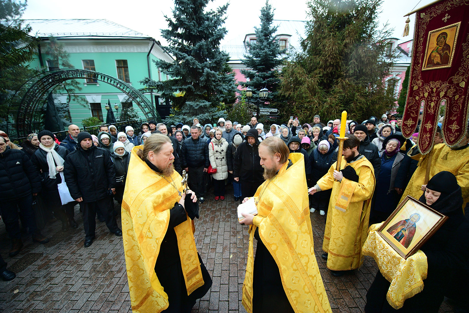 День памяти преподобного Илариона Великого в Покровском женском монастыре