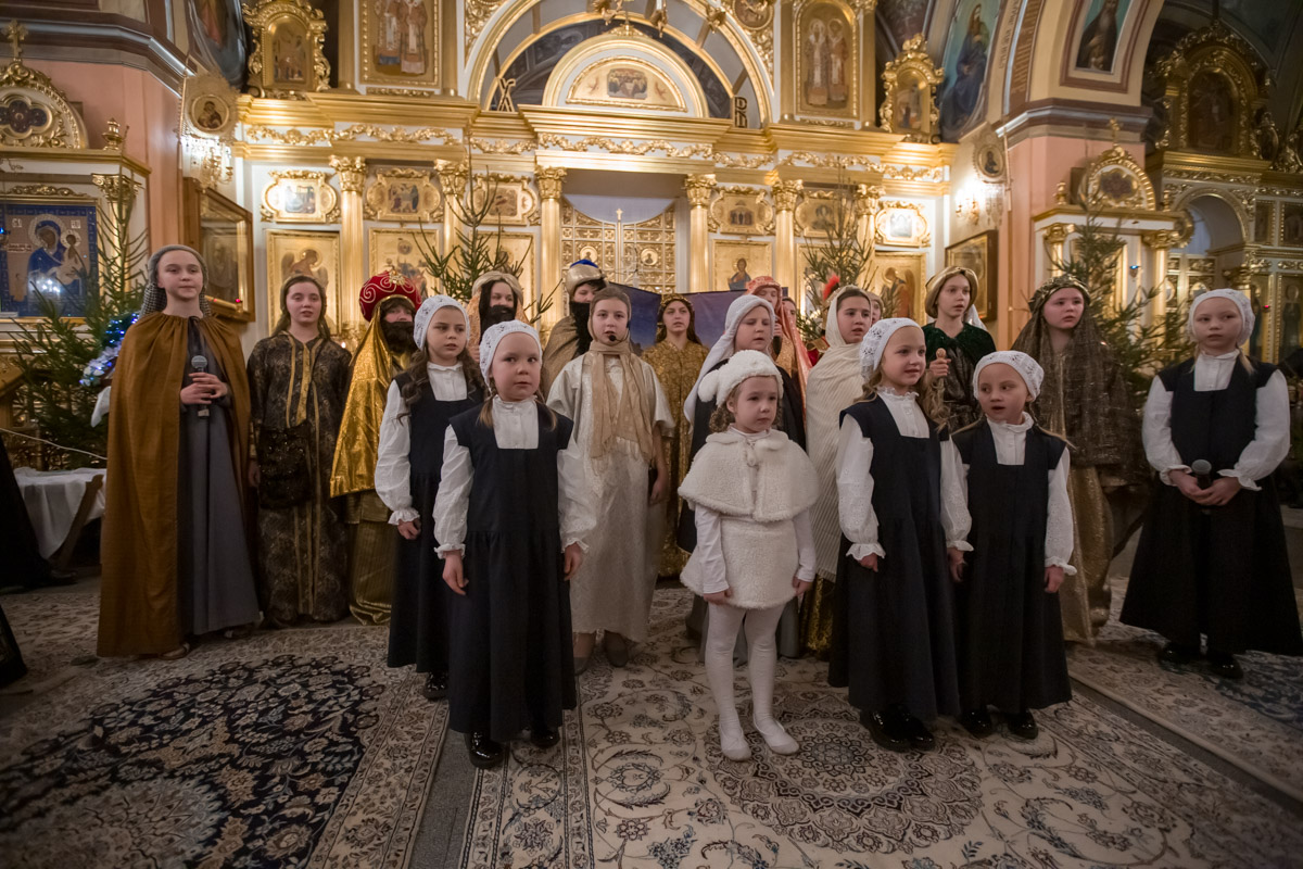 Рождественский спектакль воспитанниц Покровского монастыря