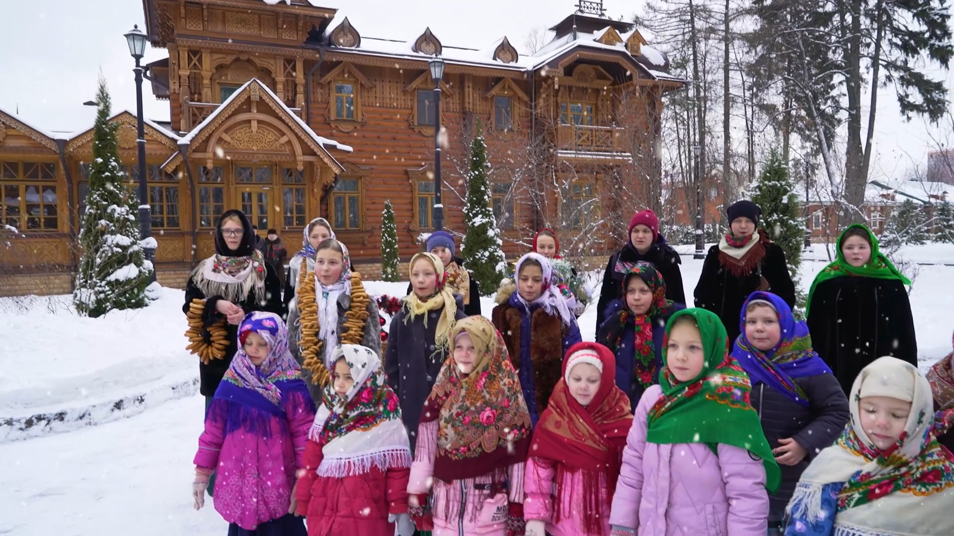 Новогодняя песня в исполнении хора воспитанниц детского приюта при Покровском монастыре