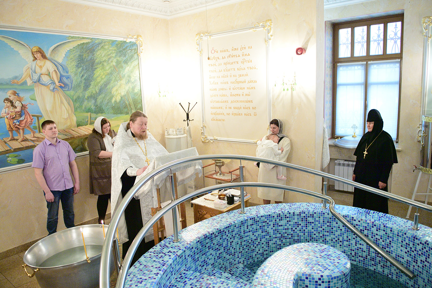 Таинство крещения в Покровском женском монастыре