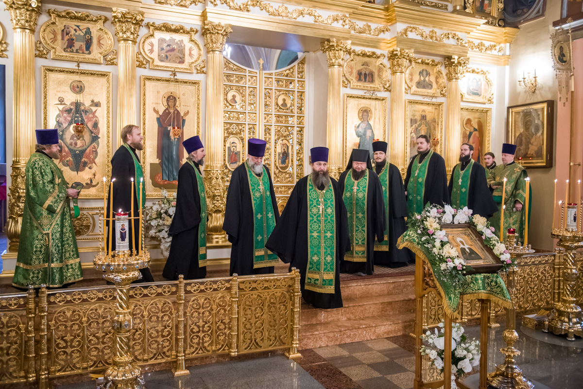 Всенощное бдение праздника обретения мощей святой праведной Матроны Московской