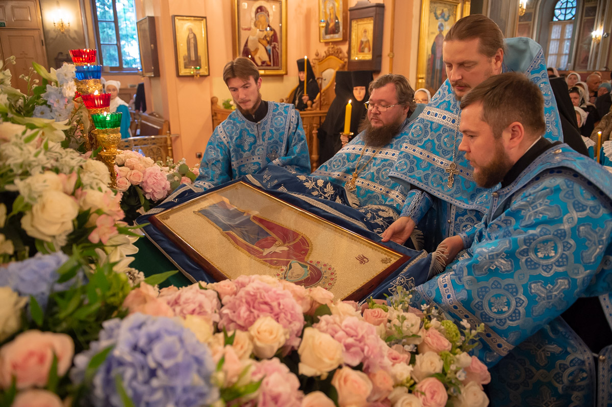 Канун праздника Успения Пресвятой Богородицы в Покровском монастыре