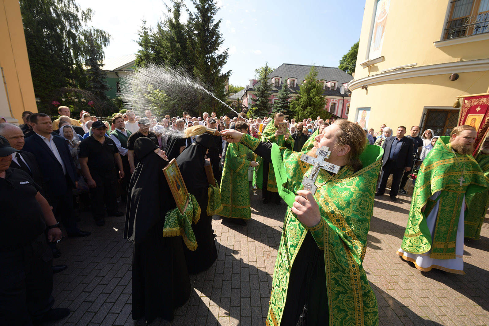 День обретение мощей преподобного Нила Столобенского в Покровском монастыре