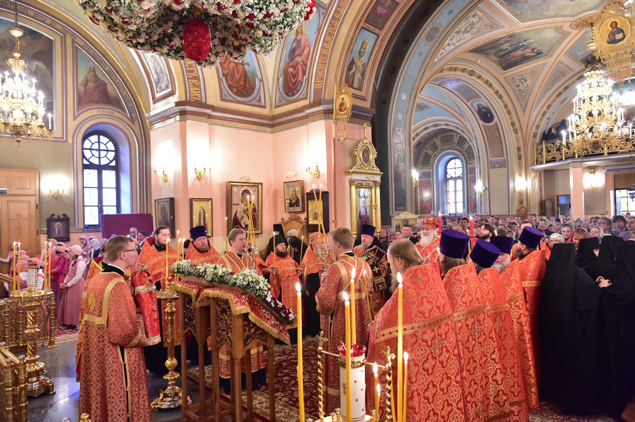 Праздничное всенощное бдение в канун дня памяти святой блаженной Матроны
