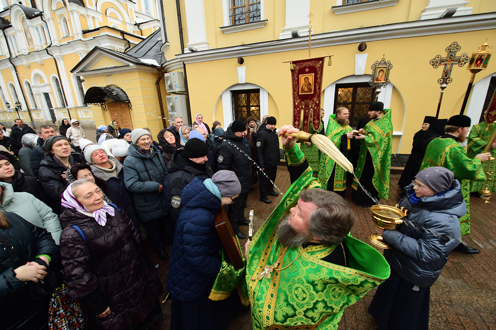 День преставления преподобного Нила Столобенского в Покровском женском монастыре - престольный праздник