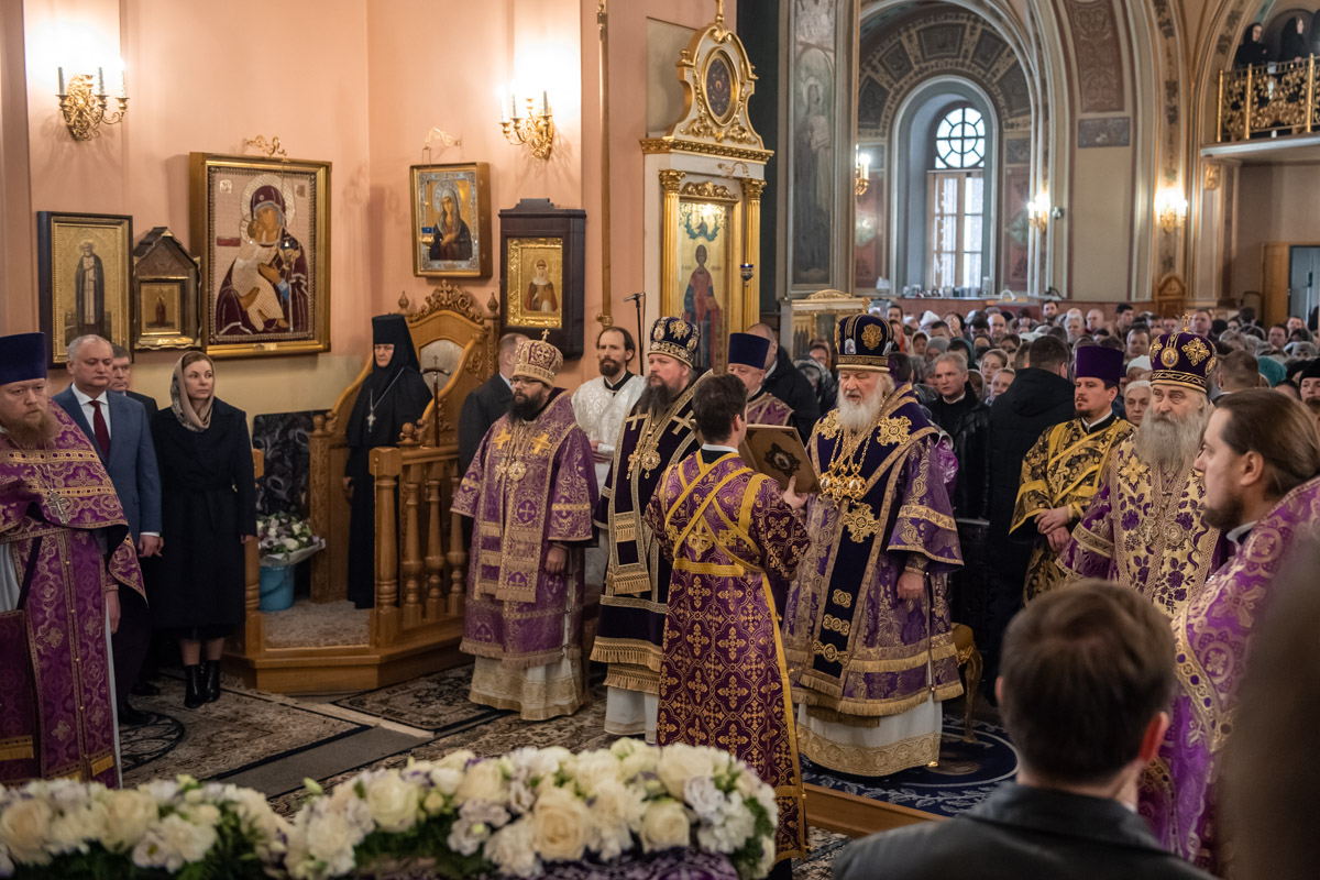 Видео Божественной литургии и концерта воспитанниц приюта в день обретения мощей святой блаженной Матроны Московской