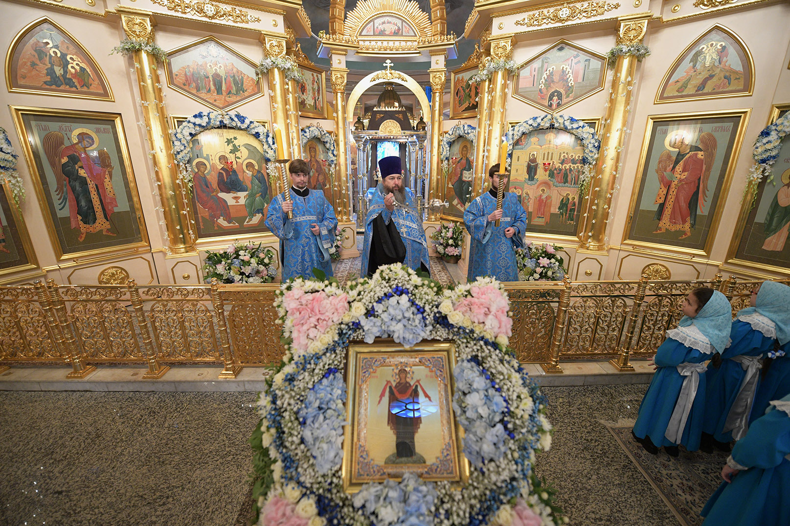 Всенощное бдение в праздник Покрова Пресвятой Богородицы в Покровском женском монастыре