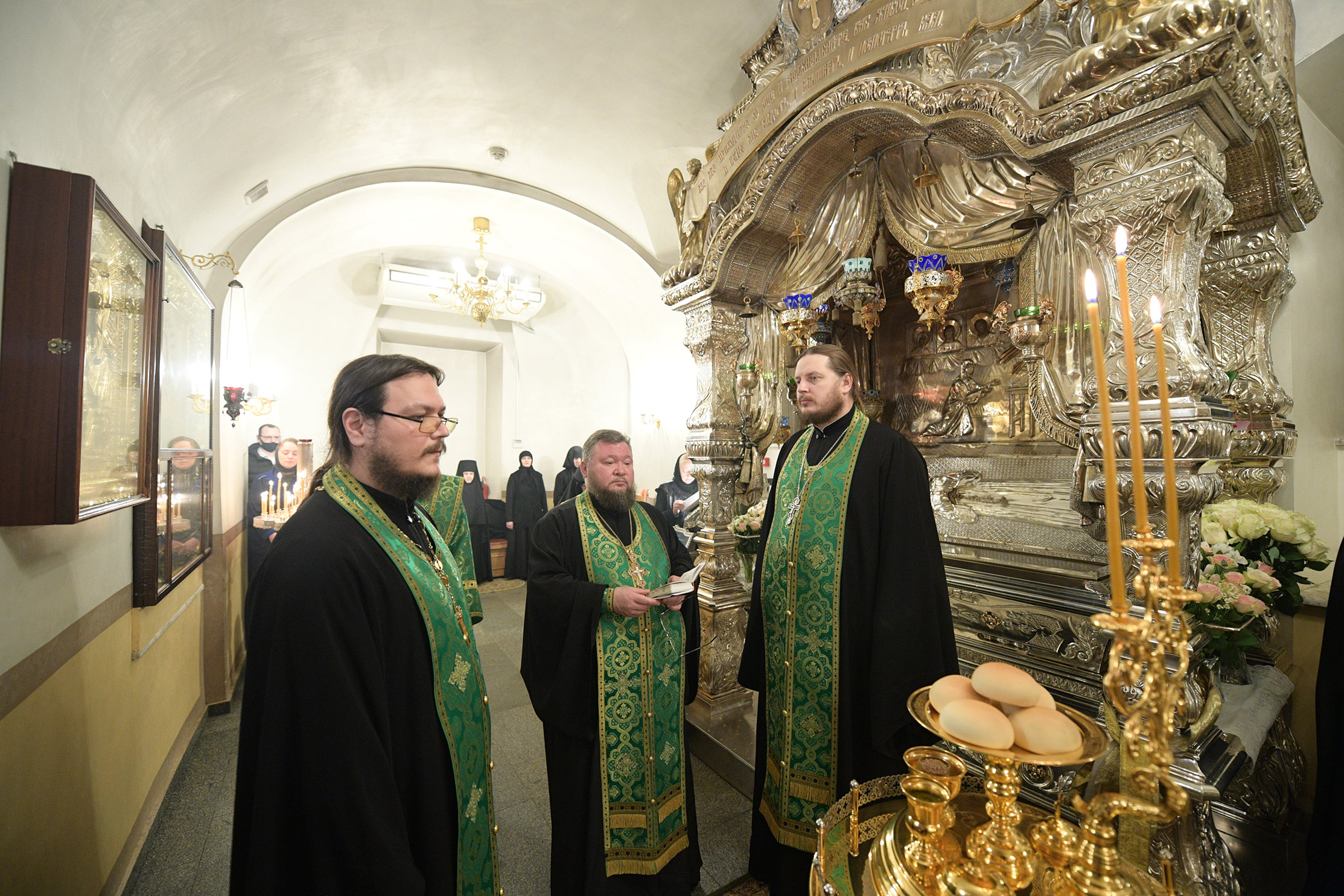 Всенощное бдение в день преставления преподобного Нила Столобенского в Покровском монастыре