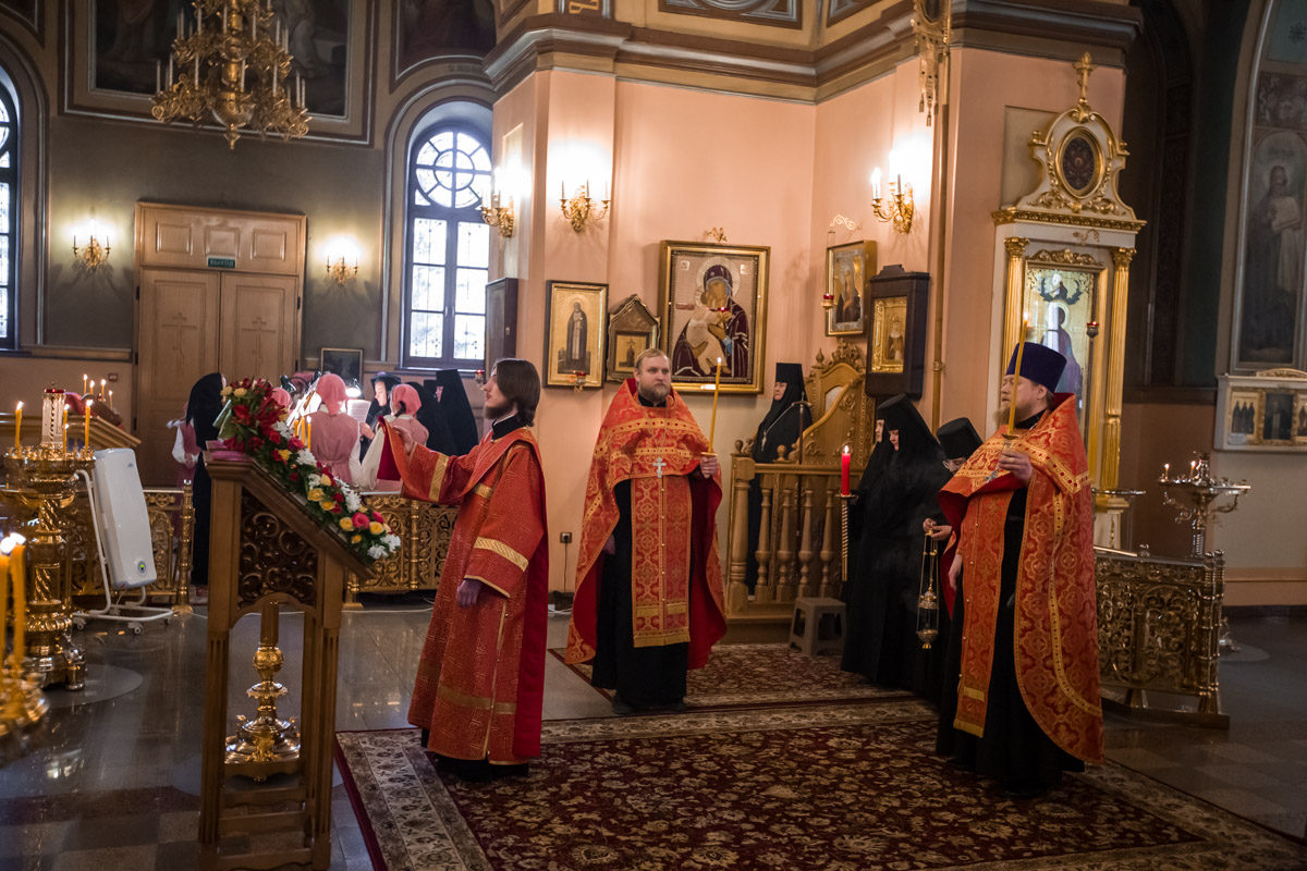 Праздничное всенощное бдение в канун дня канонизации святой блаженной Матроны Московской