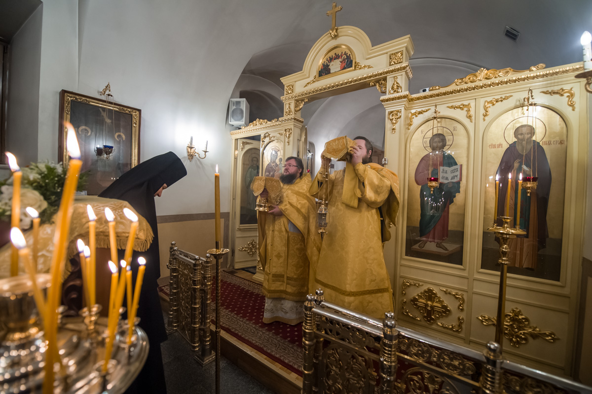 Престольный праздник - День преставления преподобного Нила Столобенского.