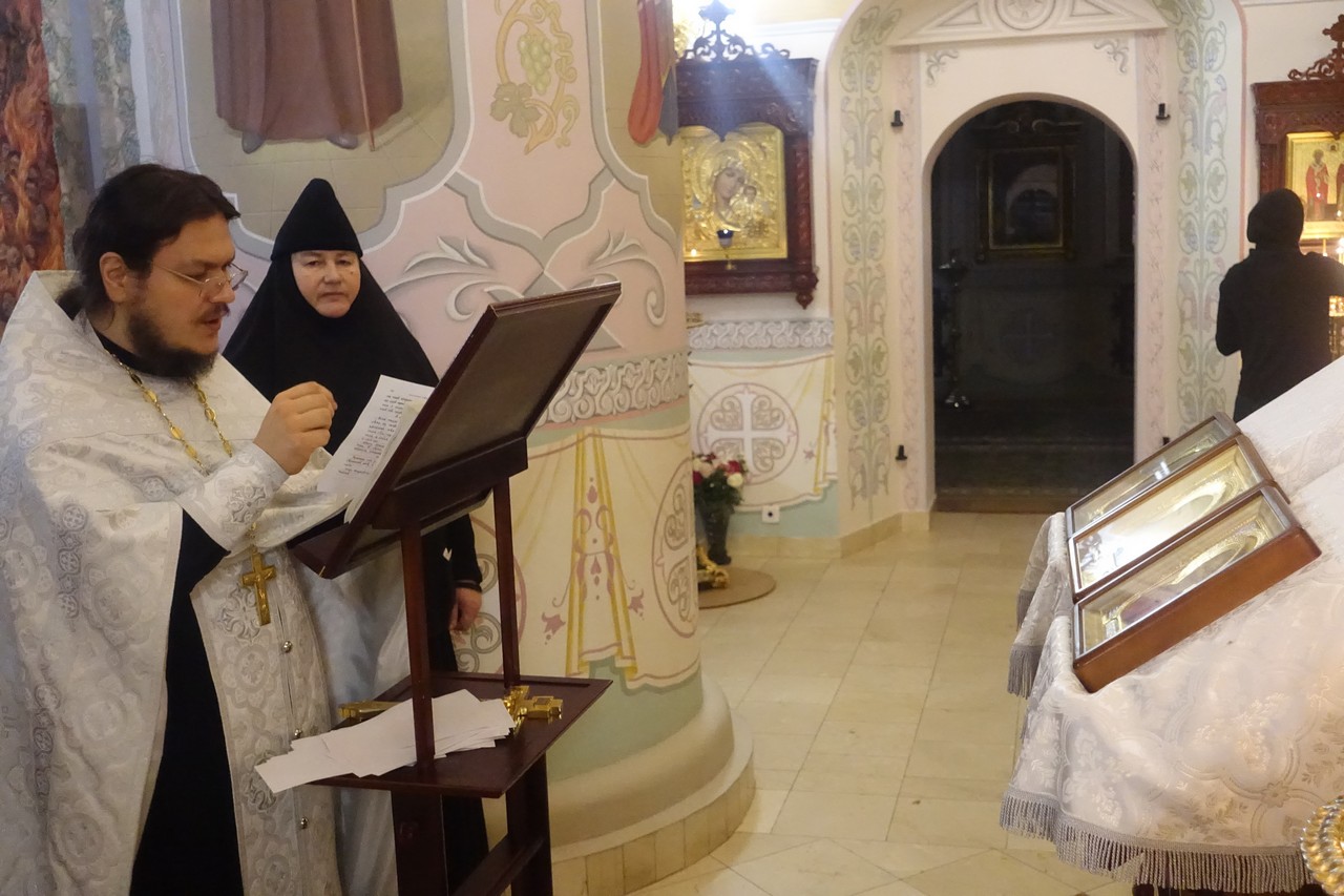 Новогодний молебен на подворье монастыря в селе Марково