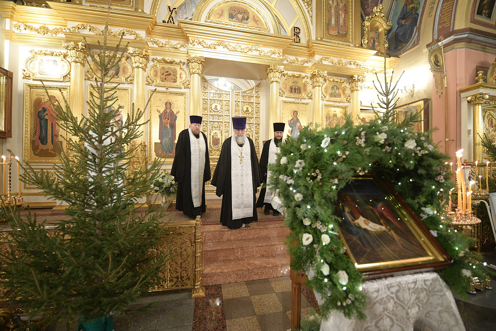 Всенощное бдение в праздник Рождества Христова в Покровском женском монастыре