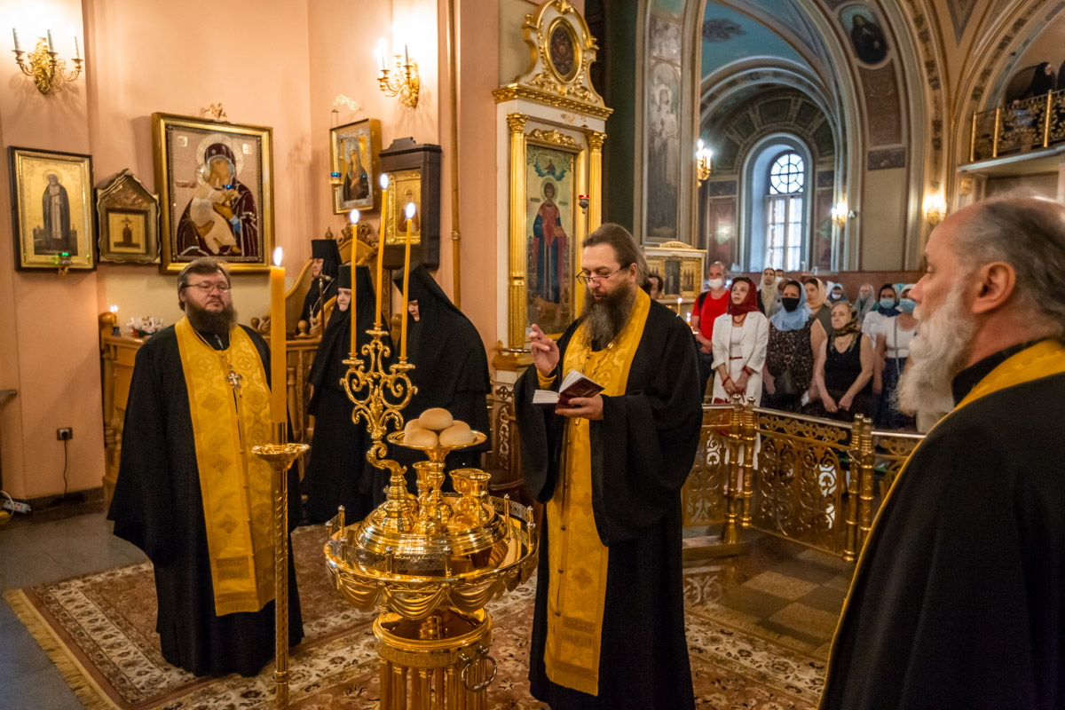 Всенощное бдение в день памяти cвятителя Ионы, митрополита Московского и всея Руси чудотворца