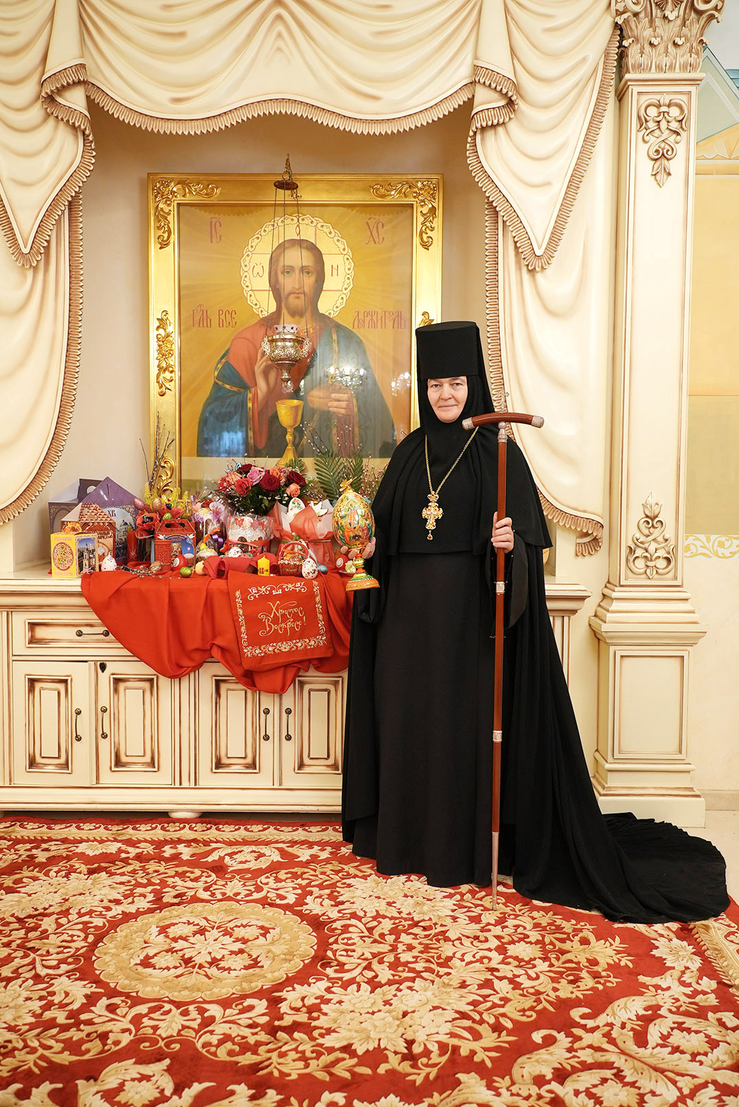 Пасхальное поздравление Игумении Покровского монастыря Феофании. ХРИСТОС ВОСКРЕСЕ!