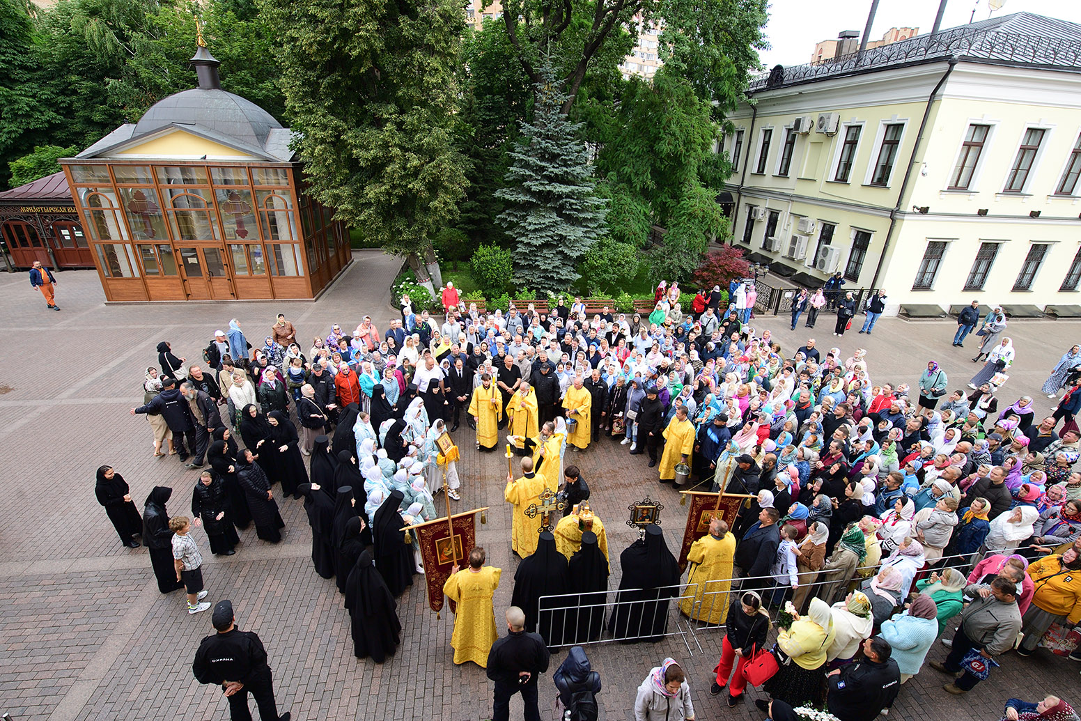 Престольный праздник монастыря в день памяти святых первоверховных апостолов Петра и Павла