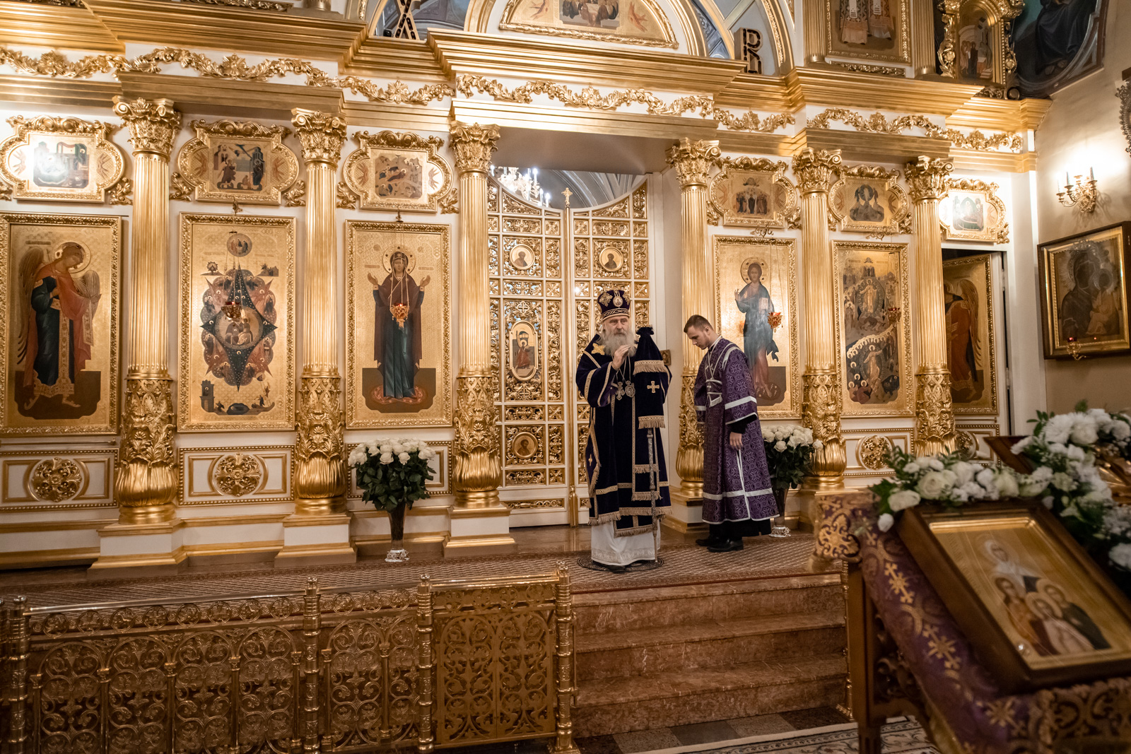Божественную литургию в Покровской обители возглавил архиепископ Феогност