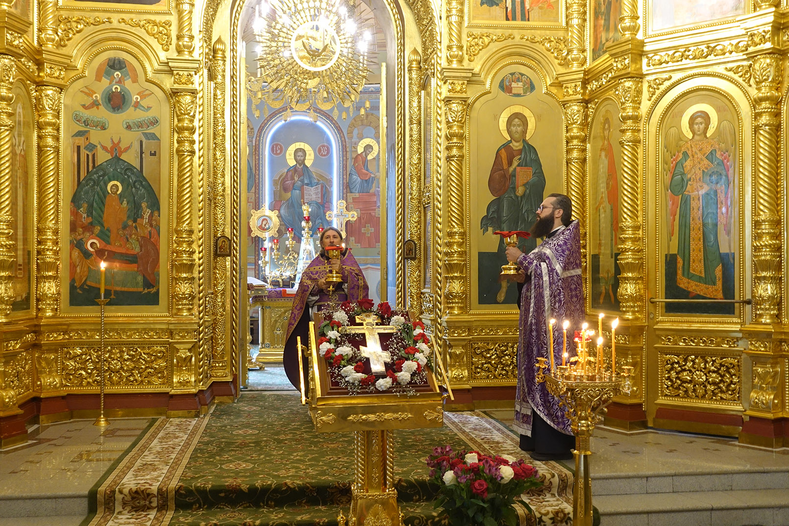 Праздник Воздвижения Креста Господня на подворье в Троице-Лыково города Москвы