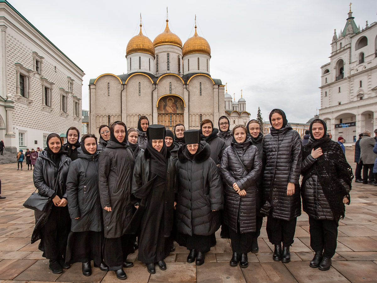 Хор Покровского монастыря пел на слубже в Архангельском соборе Московского Кремля