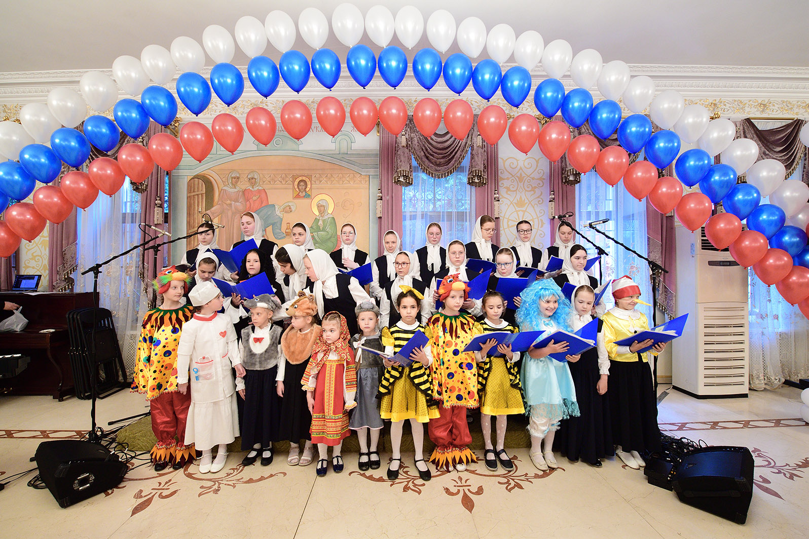 Праздничный концерт воспитанниц детского приюта в честь дня рождения игумении Феофании