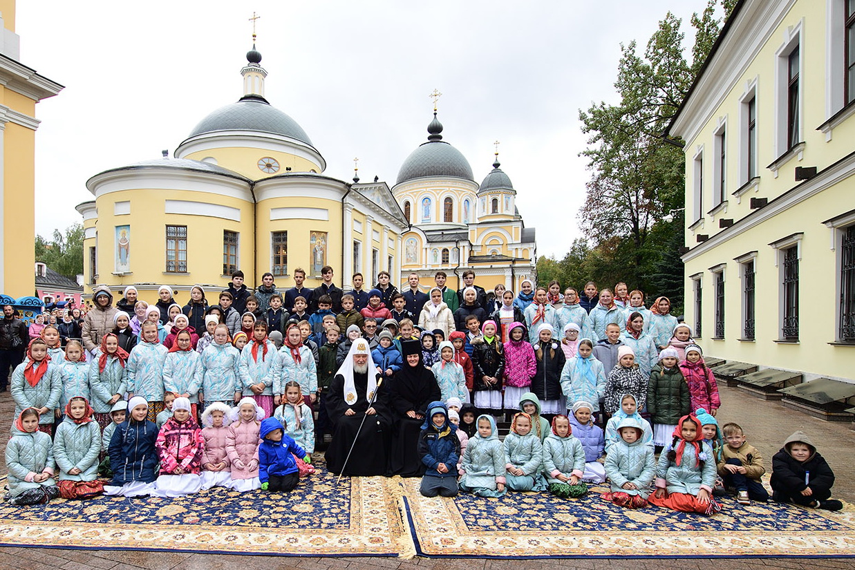 В Покровском женском монастыре в праздник Покрова Пресвятой Богородицы Предстоятель Русской Церкви совершил Литургию 