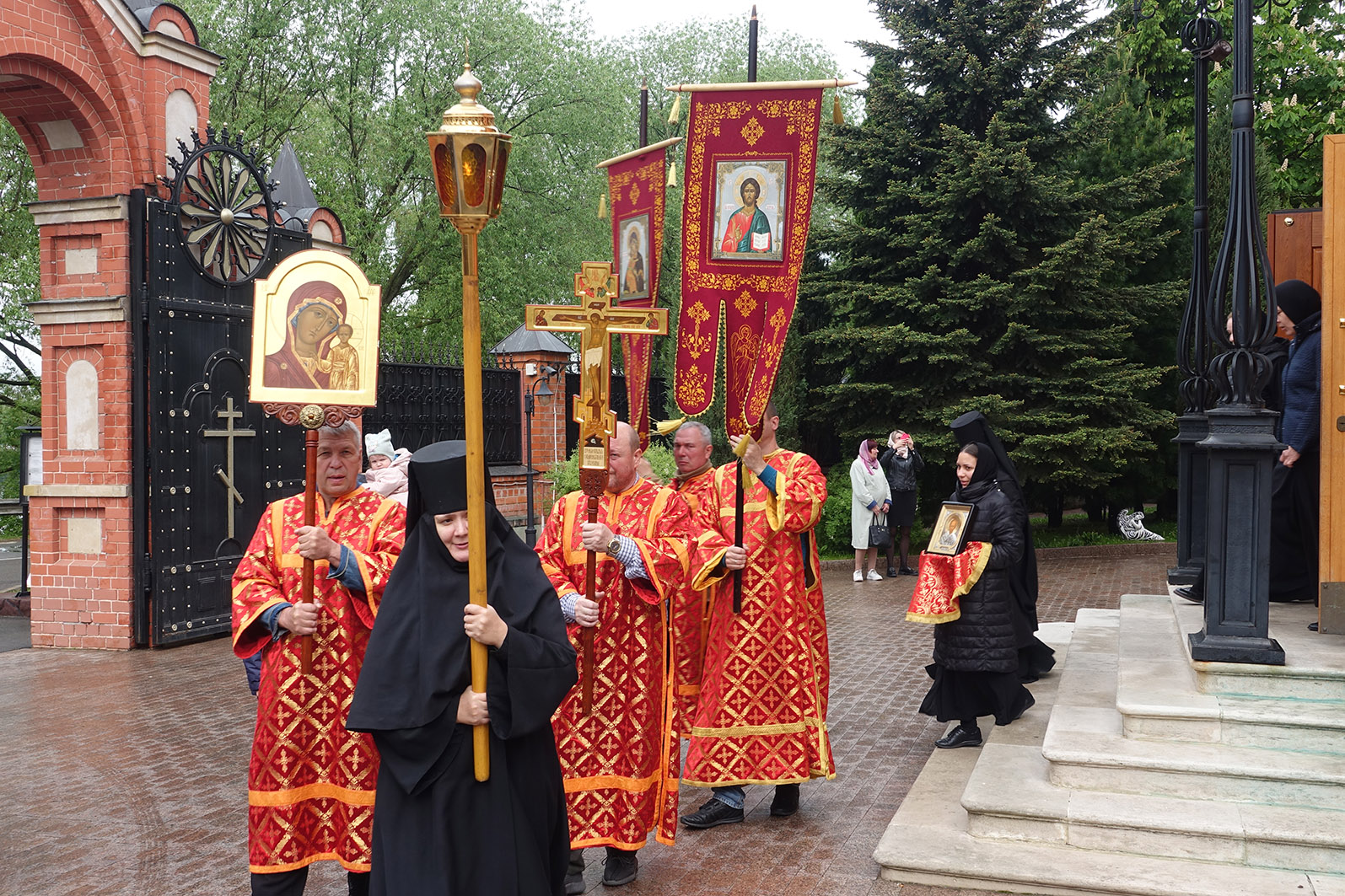 Престольный праздник в день перенесения мощей святителя Николая Чудотворца в селе Марково