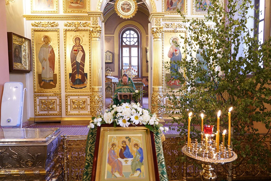 День Святой Троицы - Пятидесятница в Покровском женском монастыре