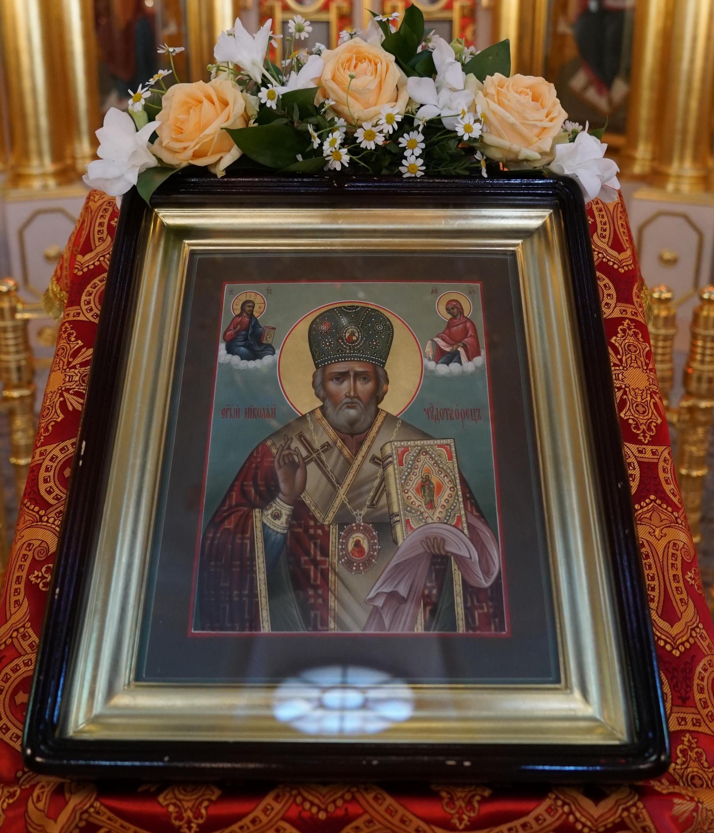 Литургия в праздник перенесения мощей святителя Николая Чудотворца