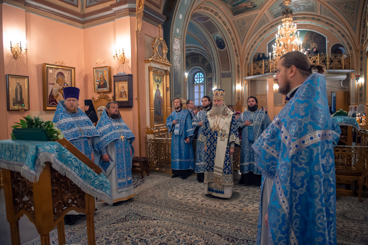 Архиепископ Феогност совершил Божественную литургию в день Предпразднства Успения Божией Матери