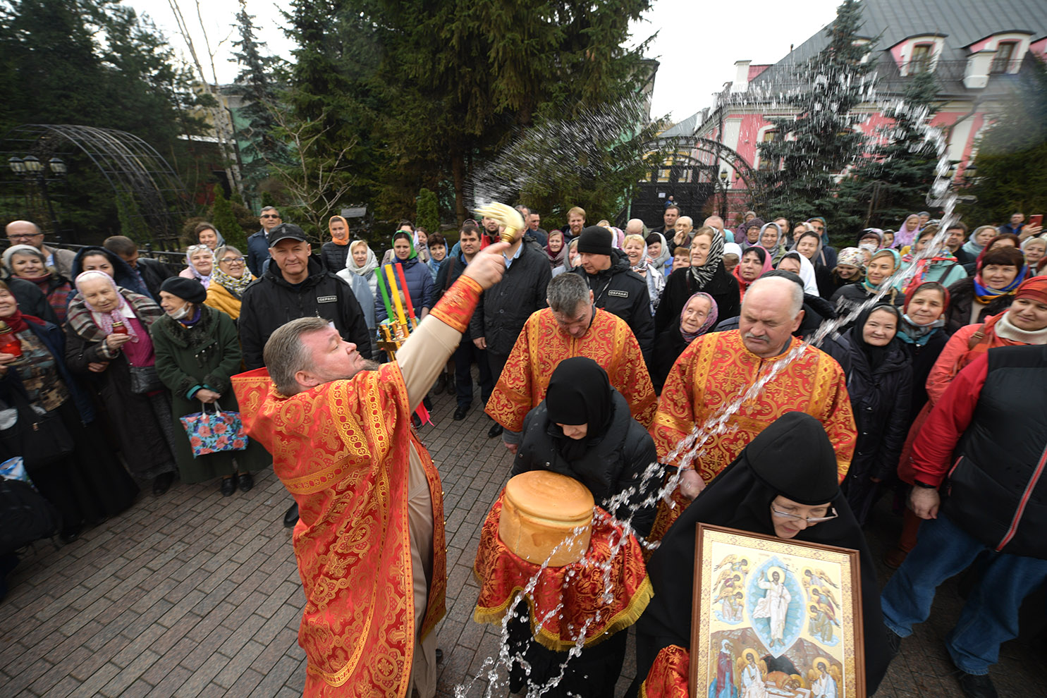Понедельник Светлой Седмицы в Покровском женском монастыре