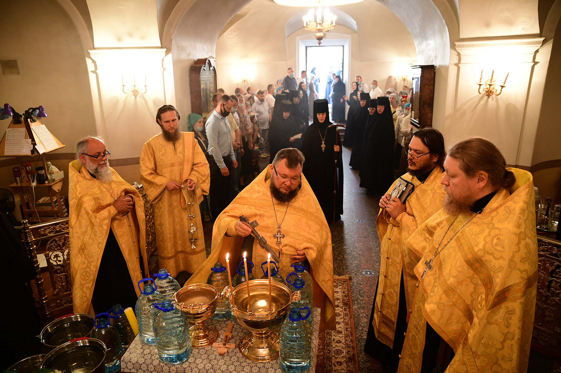 Престольный праздник обители в день памяти святителя Ионы