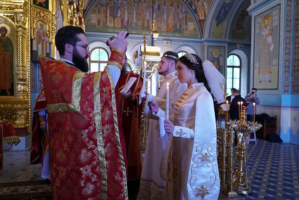 Венчание на подворье в Троице-Лыково