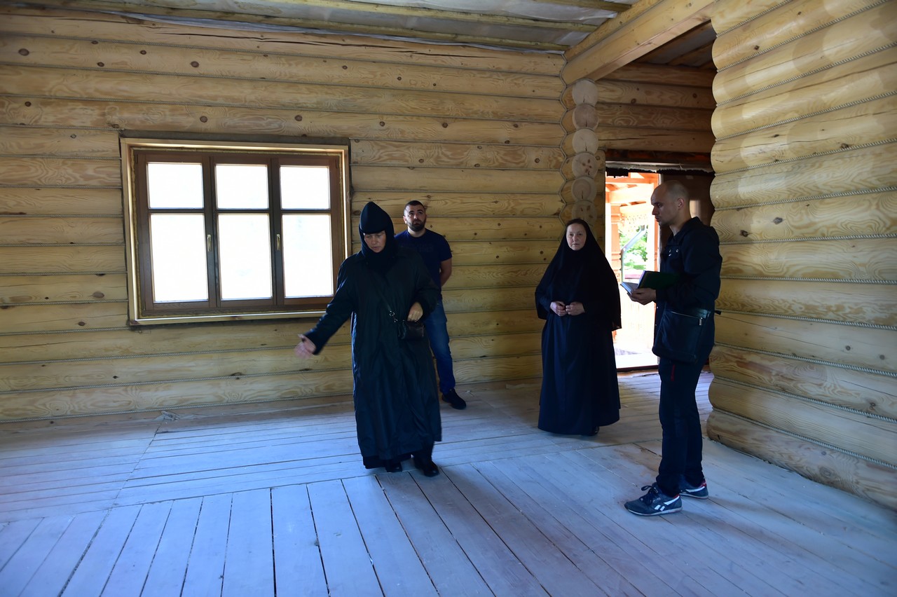 Игумения Феофания посетила подворье Покровского монастыря в Троице-Лыково