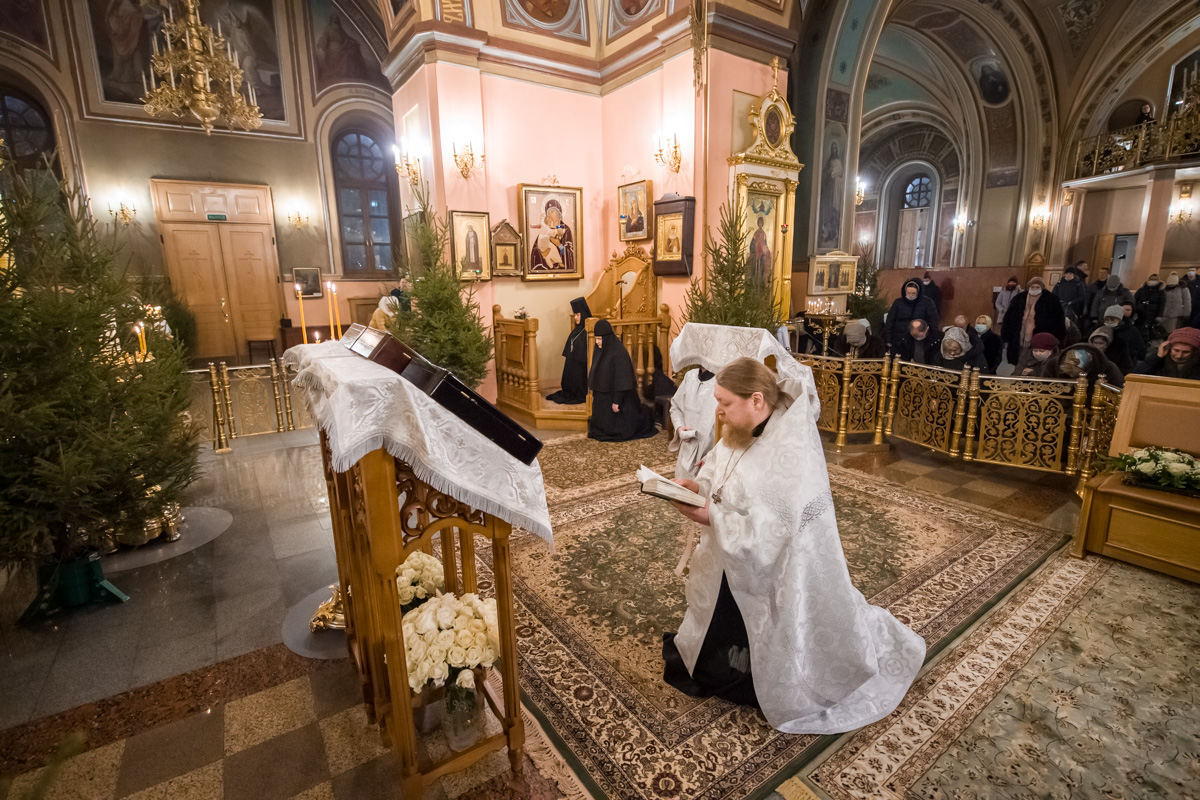 Молебное пение на новолетие в Покровском женском монастыре