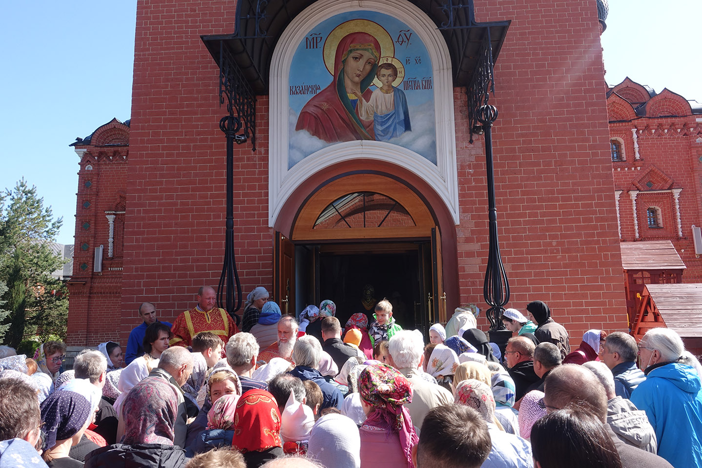 Престольный праздник в день перенесения мощей святителя Николая Чудотворца в Марково