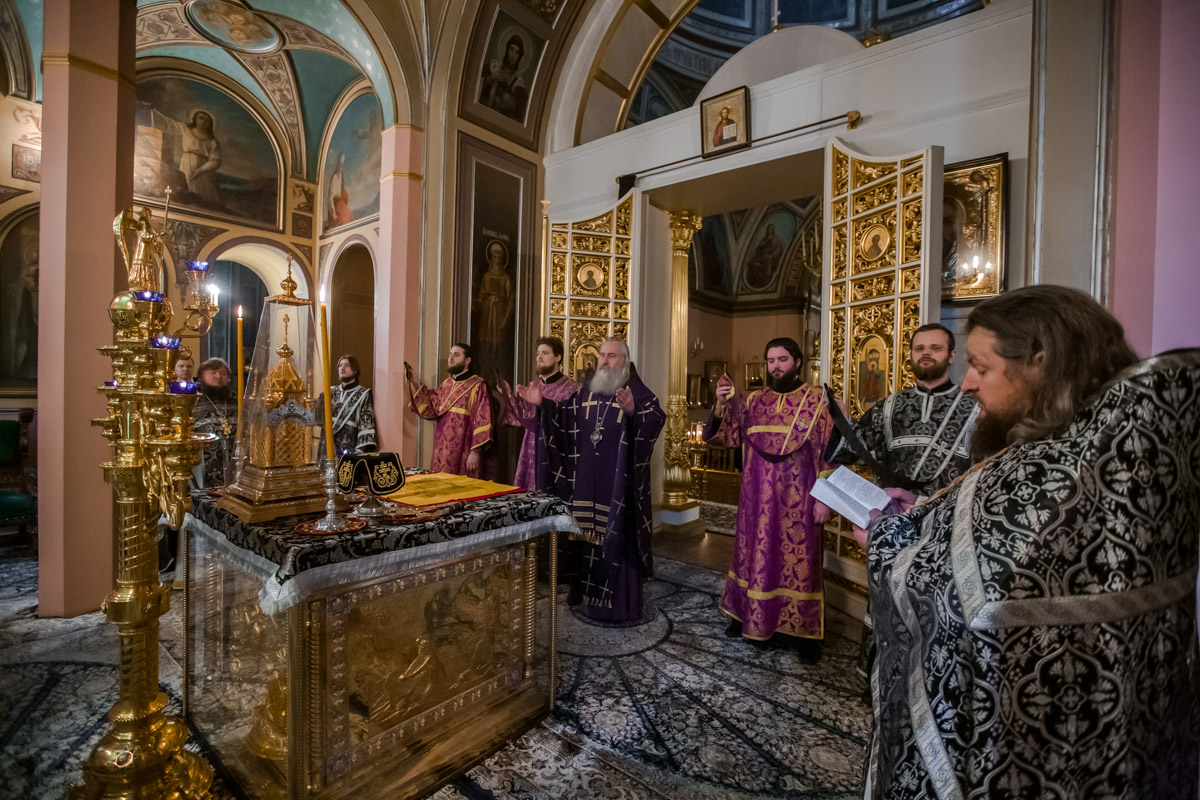 В Покровском монастыре молитвенно отметили 25-летие монашеского пострига игумении Феофании