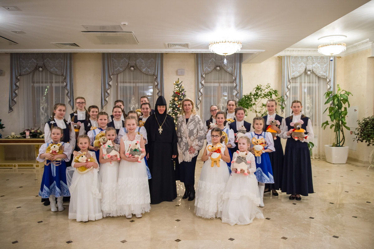 Светлана Медведева президент Фонда социально-культурных инициатив  посетила Покровский женский монастырь
